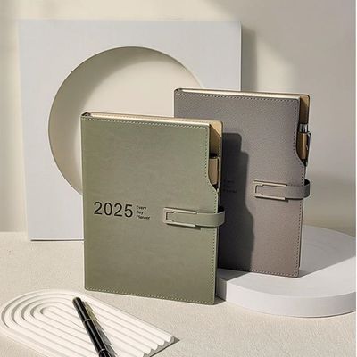 Giá tốt. Doanh nghiệp tùy chỉnh A5 PU Da Business Notebook Kế hoạch hàng năm với Tab tháng trực tuyến